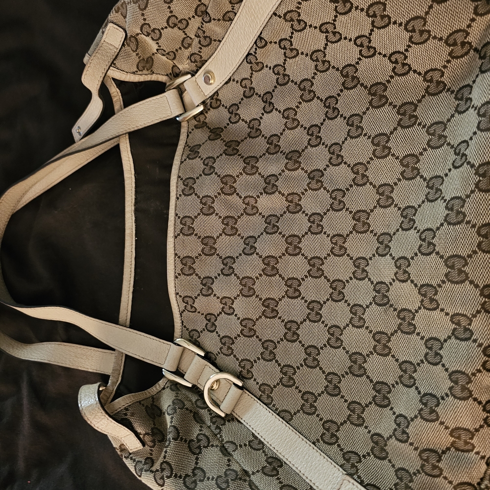Gucci Beige Monogram Tote Bag - Picture 6 of 7